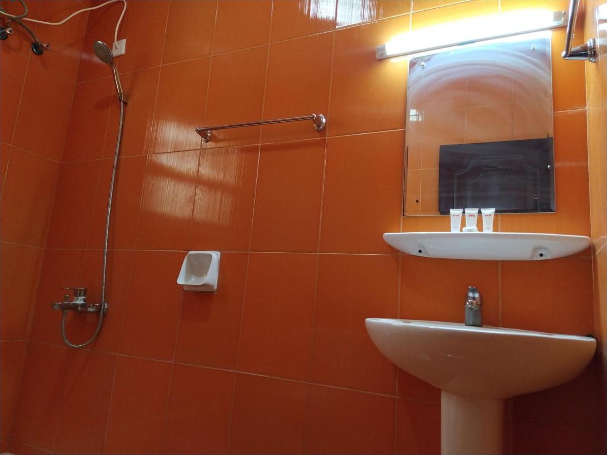 Super Oyo 107 Al Areen Hotel Apartments Shāhiq Esterno foto